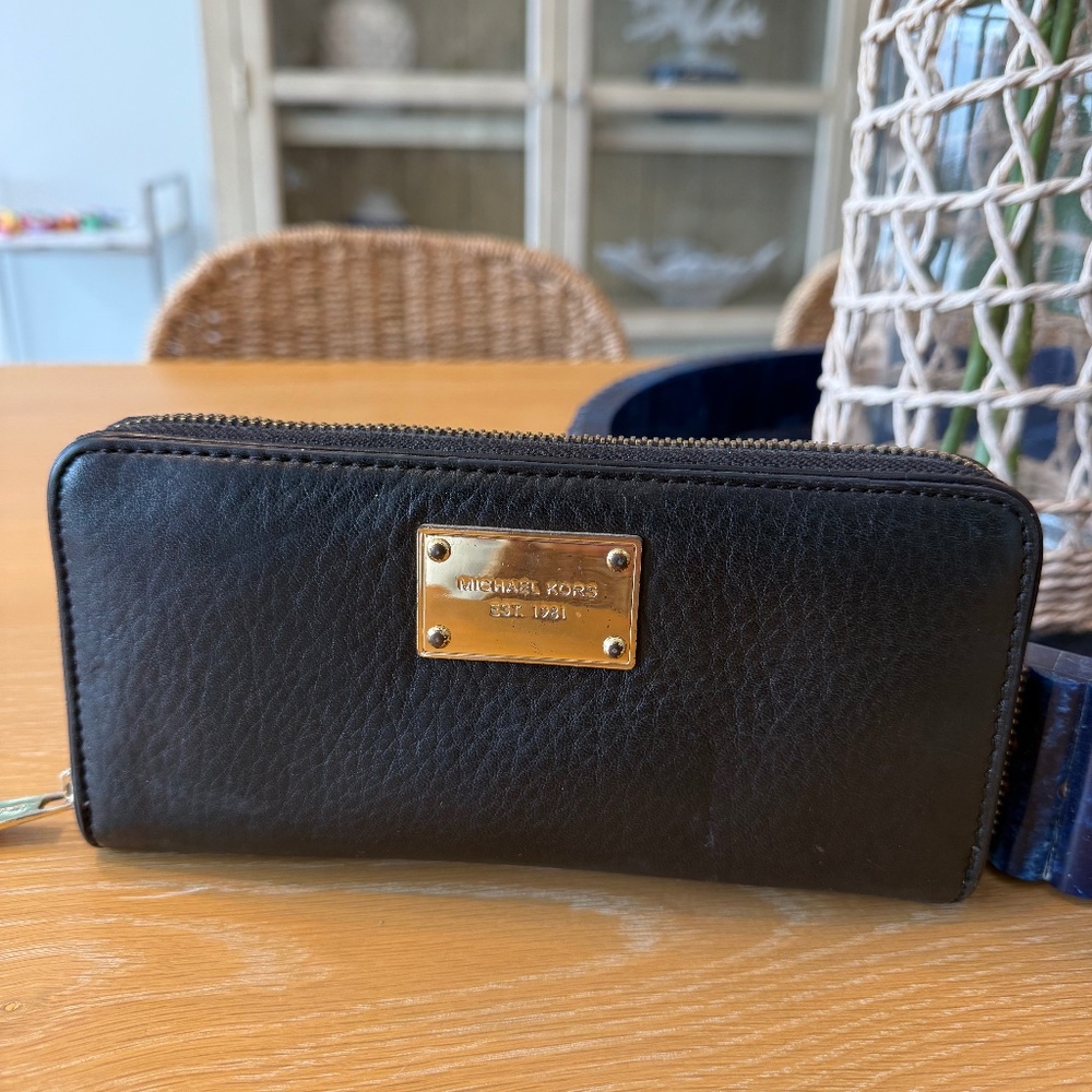 Michael Kors genuine leather continental wallet